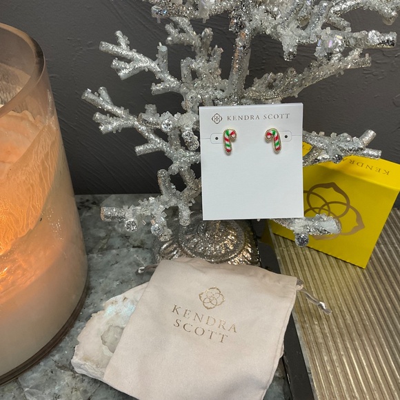 Kendra Scott Candy Cane Gold Stud Earrings in Red Green Mix - Picture 4 of 5